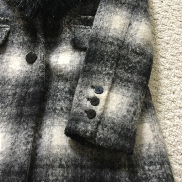 Laundry wool coat with faux fur removable collar - Picture 6 of 12